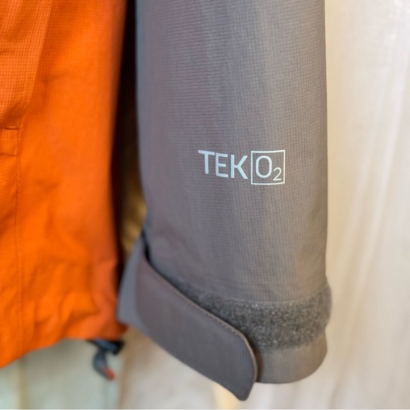 L.L. Bean Men’s Gray/Orange jacket (Size M) Waterproof, Windproof! - Picture 10 of 12